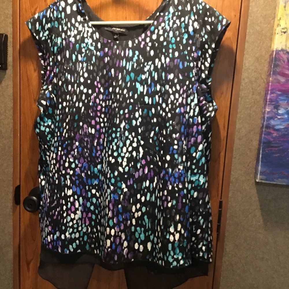 NWOT. Banana Republic Brand Women’s Sleeveless Blouse Size L
